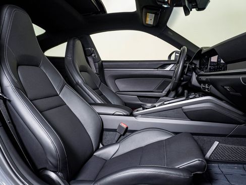 Certified 2025 Porsche 911 Carrera image 16