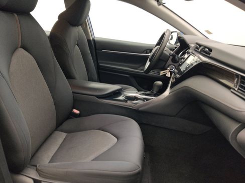 Used 2019 Toyota Camry LE FWD image 21