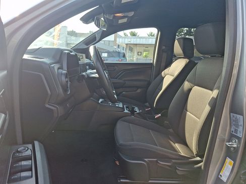 Used 2023 Chevrolet Colorado W/T RWD image 13