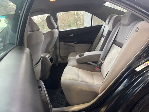 Used 2013 Toyota Camry L image 19