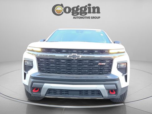 Used 2024 Chevrolet Traverse Z71 w/ Enhanced Driving Package image 8