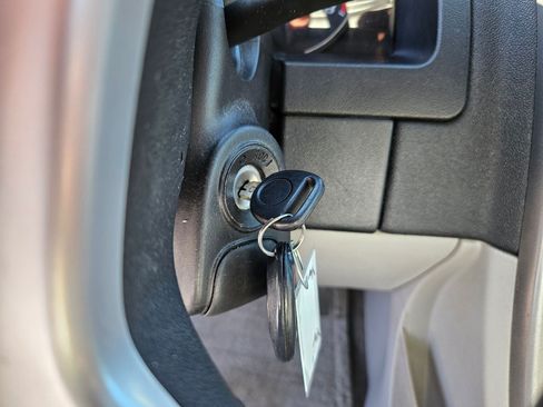 Used 2007 Chevrolet Equinox LS AWD/4WD image 19
