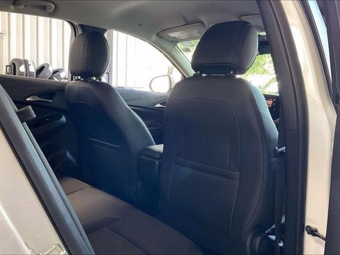 Used 2025 Buick Encore GX Preferred FWD image 19