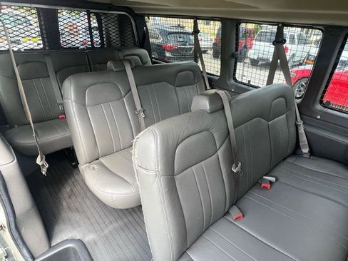 Used 2020 Chevrolet Express 3500 LS RWD image 16
