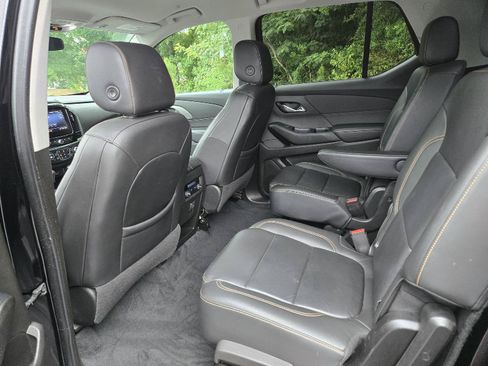 Used 2021 Chevrolet Traverse LT AWD/4WD image 14