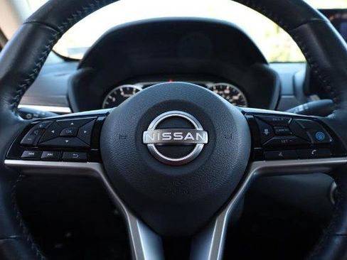 Certified 2025 Nissan Altima 2.5 SL FWD image 9