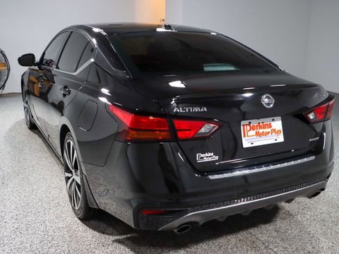 Used 2020 Nissan Altima 2.0 SR image 9