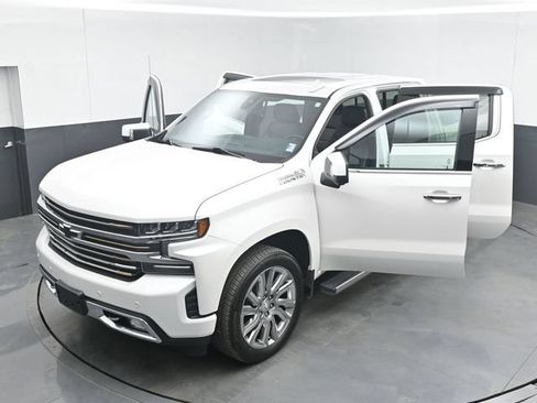 Used 2019 Chevrolet Silverado 1500 High Country w/ High Country Premium Package AWD/4WD image 51