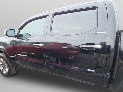 Used 2016 Toyota Tacoma Limited image 26