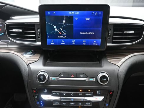 Used 2020 Ford Explorer Limited image 11