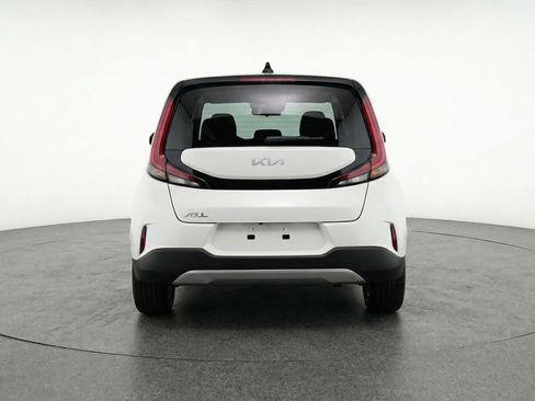 Used 2025 Kia Soul LX w/ LX Technology Package FWD image 6