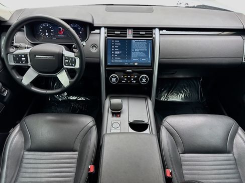 Used 2024 Land Rover Discovery S image 15