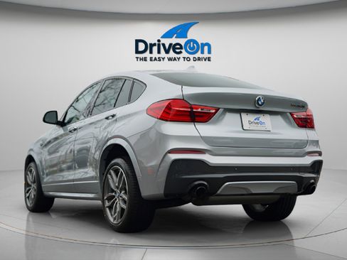 Used 2018 BMW X4 M40i image 8