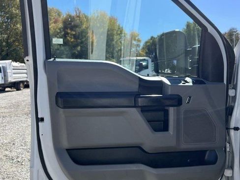 Used 2019 Ford F550 4x4 Regular Cab Super Duty image 9