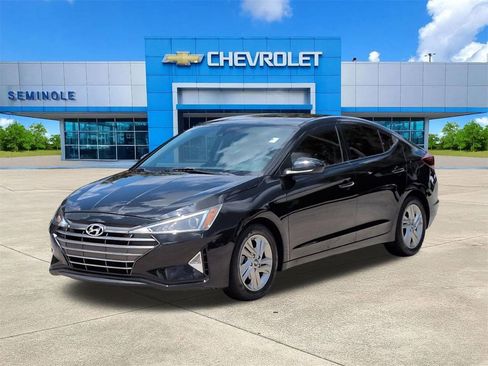 Used 2020 Hyundai Elantra SEL w/ Cargo Package (C1) FWD image 2