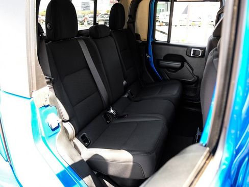 Used 2021 Jeep Gladiator Willys image 45