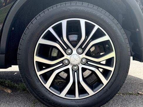 Used 2017 Mitsubishi Outlander ES AWD/4WD image 37