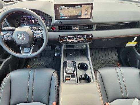Used 2026 Honda Pilot TrailSport image 11