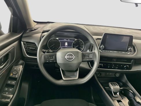 Used 2025 Nissan Rogue S FWD image 26