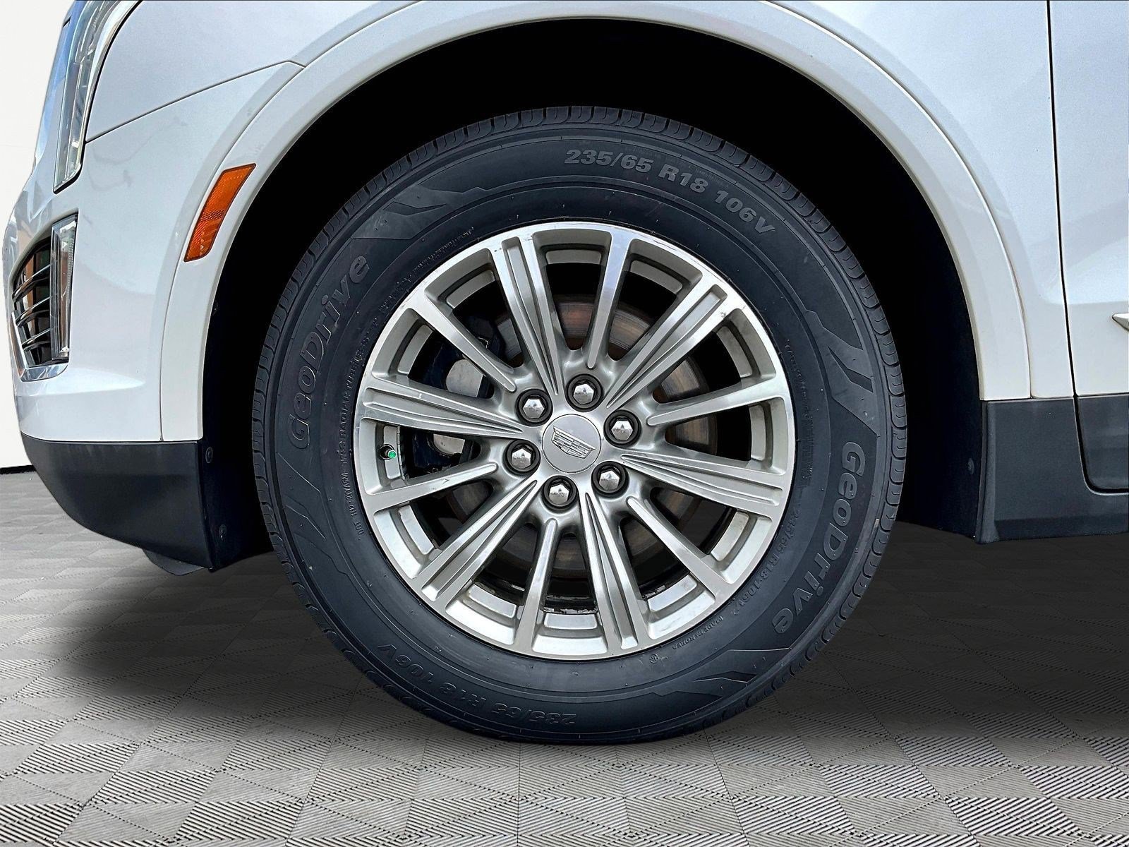 Used 2018 Cadillac XT5 Luxury FWD image 34