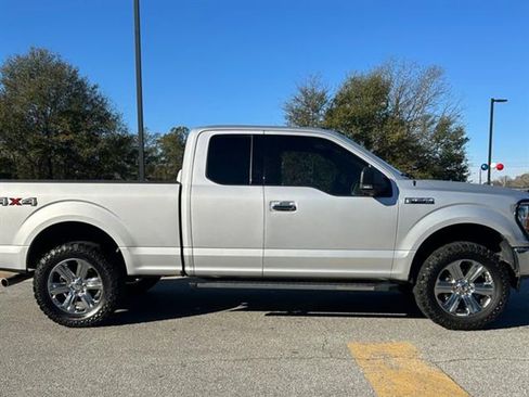 Used 2018 Ford F150 XLT w/ Equipment Group 302A Luxury image 9