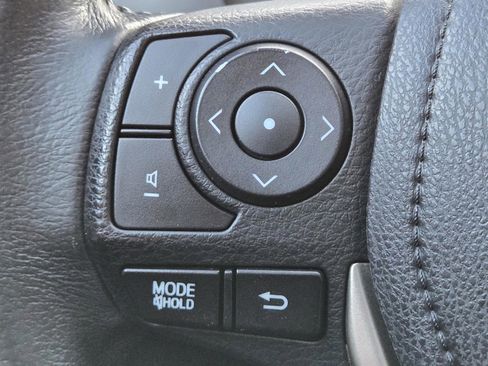 Used 2015 Toyota RAV4 Limited image 16