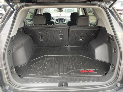 Used 2023 GMC Terrain SLE w/ Driver Convenience Package FWD image 22