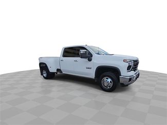 Used 2024 Chevrolet Silverado 3500 LTZ w/ LTZ Texas Edition video 2