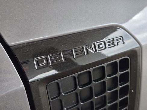 Used 2024 Land Rover Defender 130 X-Dynamic SE image 21