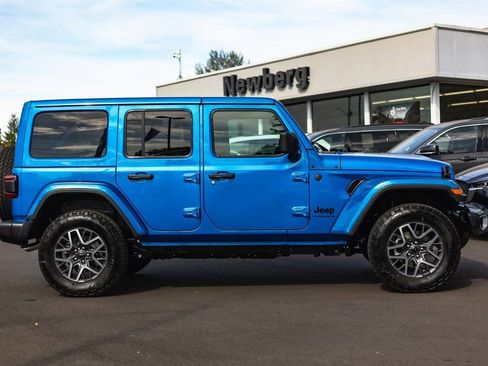New 2025 Jeep Wrangler Sahara image 7