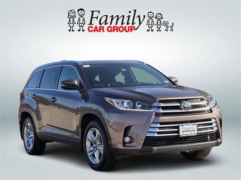 Used 2018 Toyota Highlander Limited image 2