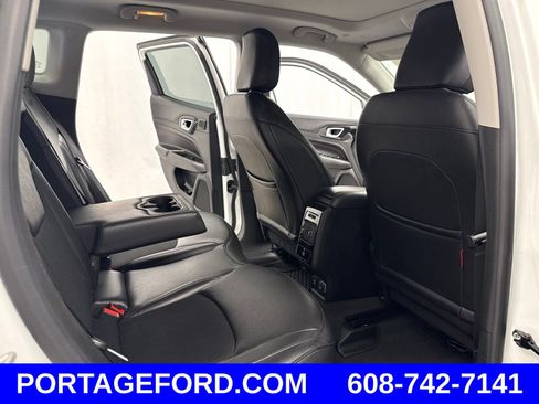Used 2022 Jeep Compass Trailhawk w/ Sun and Sound Group AWD/4WD image 36
