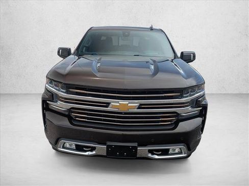 Used 2019 Chevrolet Silverado 1500 High Country w/ Technology Package AWD/4WD image 2