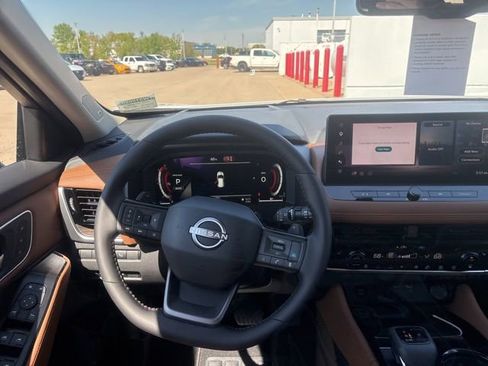 New 2026 Nissan Rogue Platinum AWD/4WD image 12