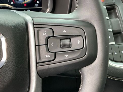 Used 2023 GMC Yukon SLT w/ SLT Luxury Package image 40