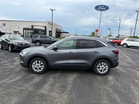 Used 2024 Ford Escape Active AWD/4WD image 2