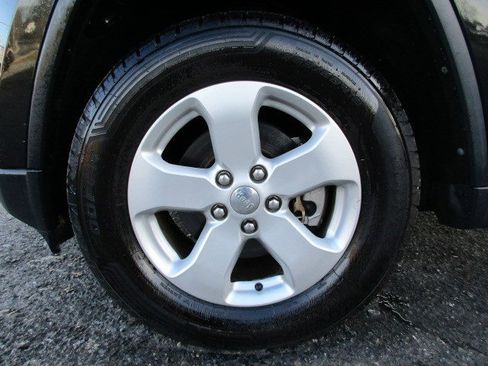 Used 2013 Jeep Grand Cherokee Laredo image 14