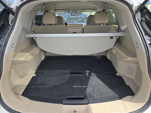 Used 2018 Nissan Rogue SV FWD image 21