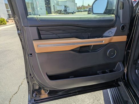 Used 2024 Ford Expedition Platinum AWD/4WD image 14