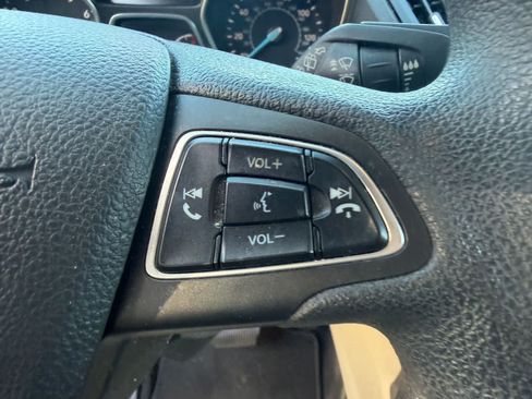 Used 2018 Ford Escape SE FWD image 13