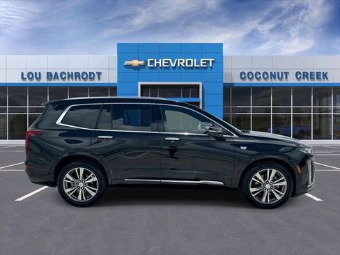 Used 2023 Cadillac XT6 Premium Luxury FWD image 9