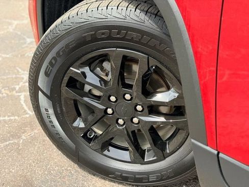 Used 2019 Chevrolet Traverse LT AWD/4WD image 24