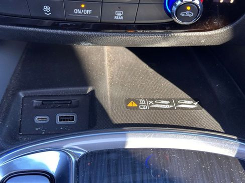 Used 2022 Buick Enclave Essence w/ Experience Buick Package image 37