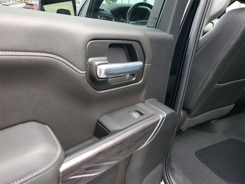 Used 2022 Chevrolet Silverado 1500 LTZ w/ LTZ Premium Package image 16