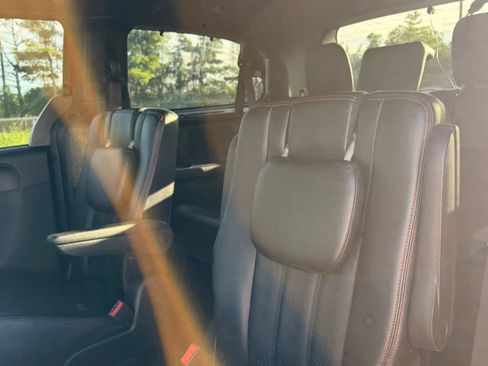 Used 2017 Dodge Grand Caravan GT FWD image 9