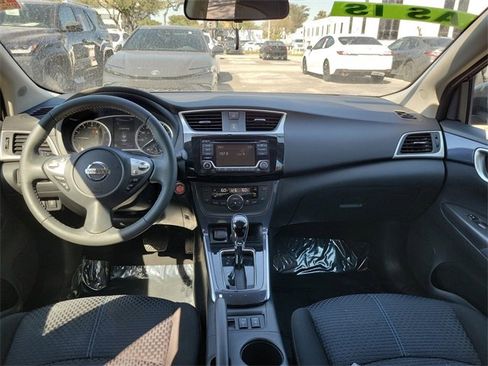 Used 2018 Nissan Sentra SR w/ SR Midnight Edition Package image 8