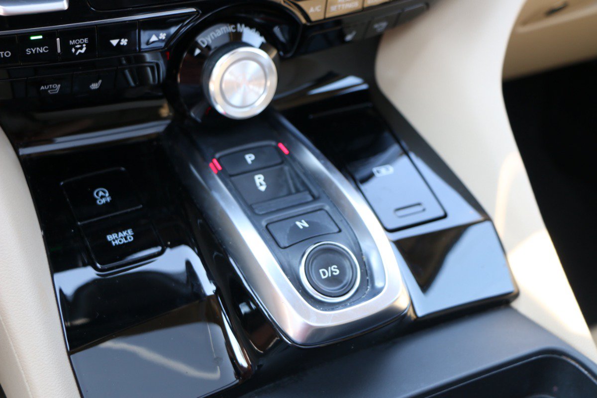 Used 2025 Acura MDX FWD image 25