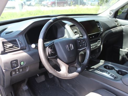 Used 2024 Honda Ridgeline Sport image 13