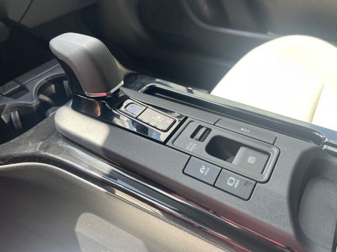 Used 2026 Toyota Prius XLE FWD image 18