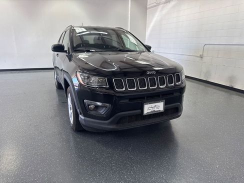 Used 2019 Jeep Compass Latitude w/ Popular Equipment Group AWD/4WD image 1
